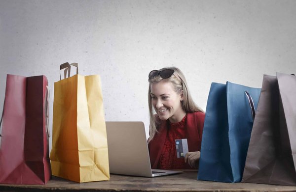 Quelles stratégies de marketing olfactif les boutiques de bougies artisanales peuvent-elles exploiter pour améliorer l'expérience en magasin ?
