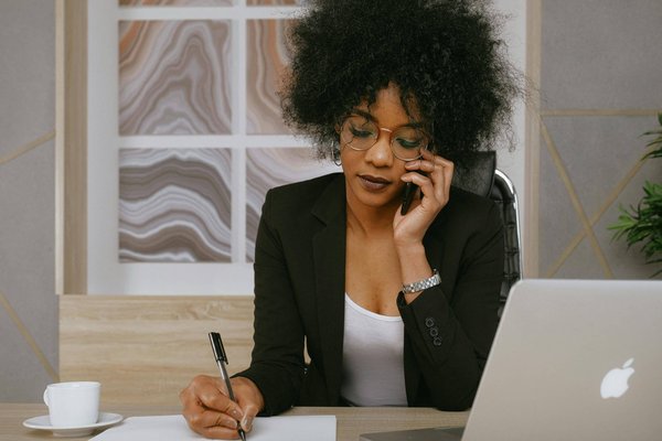 Quels exercices pour dynamiser une formation en gestion des émotions pour les professionnels du service client?